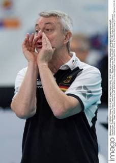 01.10.2015, Lotto Arena, Antwerpen Volleyball, Europameisterschaft, Viertelfinale, Deutschland vs. Türkei Tuerkei Luciano Pedulla (Trainer Bundestrainer GER)