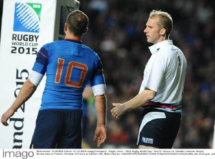 Rugby Union - 2015 Rugby World Cup - Pool D: France vs. Canada Linesman Wayne Barnes talks to Frederic Michalak of France at Stadium MK, Milton Keynes. COLORSPORT ANDREW COWIE 