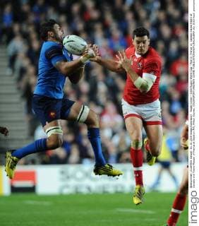 Rugby Union - 2015 Rugby World Cup - Pool D: France vs. Canada Ciaran Hearn of Canada and Yoann Maestri of France at Stadium MK, Milton Keynes. COLORSPORT ANDREW COWIE 