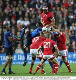 01.10.2015. Milton Keynes, England. Rugby World Cup. France versus Canada. Canadian captain Jamie Cudmore takes the line-out ball. xPhilxHutchinsonx  ActionPlus11667144