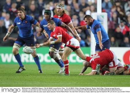 01.10.2015. Milton Keynes, England. Rugby World Cup. France versus Canada. Canada s scrum-half Gordon McRorie spins the ball out wide. xPhilxHutchinsonx  ActionPlus11667149