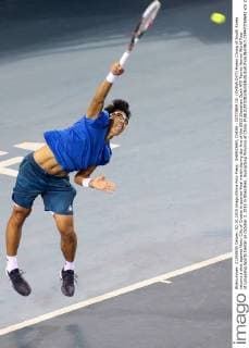 SHENZHEN, CHINA - OCTOBER 02: (CHINA OUT) Hyeon Chung of South Korea returns a shot against Marin Cilic of Croatia in quarter-final match during day five of the 2015 Shenzhen Open ATP Tennis Herren World Tour at Longgang Sports Center on October 2, 2015 in Shenzhen, Guangdong Province of China.  CFP473769642 