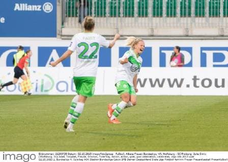 Fußball, Allianz Frauen Bundesliga, VfL Wolfsburg - SC Freiburg; Julia Simic (Wolfsburg, 31) Jubel, Torjubel, Freude, Emotion, Torerfolg, Aktion, action, goal, goal celebration, celebrates. xtgx