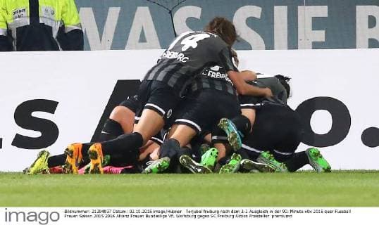 Torjubel freiburg nach dem 2-2 Ausgleich in der 90. Minute