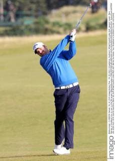 02.10.2015. Kingsbarns, Scotland. Alfred Dunhill Links Golf, second round. Marc Warren of Scotland hits an iron to the 9th green xDavidxBlunsdenx  ActionPlus11667580