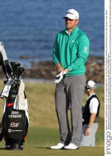 02.10.2015. Kingsbarns, Scotland. Alfred Dunhill Links Golf, second round. Bernd Wiesberger of Austria prepares to play his approach shot to the 9th green xDavidxBlunsdenx  ActionPlus11667581