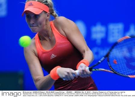 (151003) -- BEIJING, Oct. 3, 2015 -- Kristina Mladenovic of France returns a ball to Madison Keys of the United Sates during a China Open tennis tournament match at the National Tennis Stadium in Beijing Saturday, Oct. 3, 2015. Keys won 2-0. ) (SP)CHINA-BEIJING-TENNIS WTA Tennis Damen CHINA OPEN (CN) XingxGuangli 