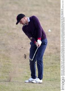 03.10.2015. Kingsbarns, Scotland. Alfred Dunhill Links Golf. Alessandro del Piero pitches to the 5th green xDavidxBlunsdenx  ActionPlus11667815