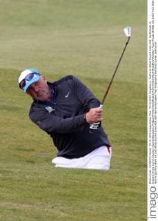 03.10.2015. Kingsbarns, Scotland. Alfred Dunhill Links Golf. Ian Botham of England blasts out of a bunker xDavidxBlunsdenx  ActionPlus11667833