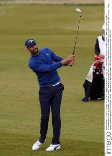 03.10.2015. Kingsbarns, Scotland. Alfred Dunhill Links Golf, round 3. Alvaro Quiros pitches to the 5th green xDavidxBlunsdenx  ActionPlus11667971