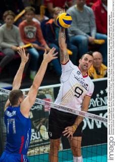 03.10.2015, Arena Bremen, Bremen Volleyball, Länderspiel Laenderspiel, Deutschland vs. Russland Block Maxim Mikhaylov ( 17 RUS) - Georg György Gyoergy Grozer ( 9 GER)