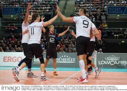 03.10.2015, Arena Bremen, Bremen Volleyball, Länderspiel Laenderspiel, Deutschland vs. Russland Jubel Lukas Kampa ( 11 GER), Dirk Westphal ( 7 GER), Ferdinand Tille ( 12 GER), Georg György Gyoergy Grozer ( 9 GER), Philipp Collin ( 20 GER), Christian Fromm ( 1 GER)