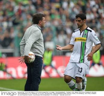Mönchengladbach , Fussball, 1.BL, Saison 2015 2016, Spieltag 8, Borussia Mönchengladbach vs VFL Wolfsburg, 03.10.2015, Borussia Park, Mönchengladbach,Dieter Hecking Trainer, VfL Wolfsburg, Lars Stindl, Gladbach
