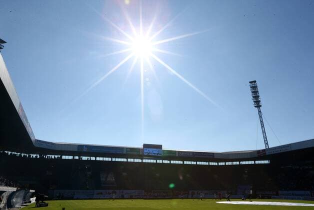 Fußball, Stadiongeschichte FC Hansa Rostock Samstag 03.10.2015, 3. Liga, Saison 2015 16 - 12. Spieltag im Rostocker Ostseestadion, FC Hansa Rostock - SG Dynamo Dresden 1:3, Gesperrte Südtribüne ohne Hansa-Fans aufgrund der Ausschreitungen beim Spiel gegen Magdeburg