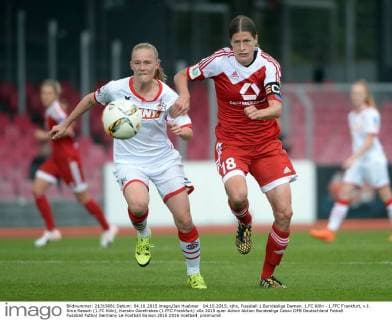 04.10.2015, xjhx, Fussball 1.Bundesliga Damen, 1.FC Köln - 1.FFC Frankfurt, v.l. Nina Raasch (1.FC Köln), Kerstin Garefrekes (1.FFC Frankfurt)