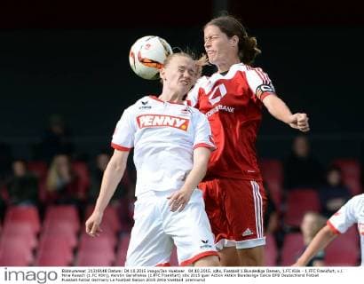 04.10.2015, xjhx, Fussball 1.Bundesliga Damen, 1.FC Köln - 1.FFC Frankfurt, v.l. Nina Raasch (1.FC Köln), Kerstin Garefrekes (1.FFC Frankfurt)