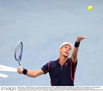 SHENZHEN, CHINA - OCTOBER 04: (CHINA OUT) Tomas Berdych of Czech Republic serves against Tommy Robredo of Spain during semi-final match on day seven of the 2015 Shenzhen Open ATP Tennis Herren World Tour at Longgang Sports Center on October 4, 2015 in Shenzhen, Guangdong Province of China.  CFP473855449 