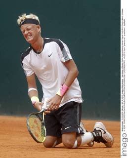 Germany s Nicola Kuhn injured during Junior Davis Cup 2015 Final match. October 4, 2015.  (20151004151)