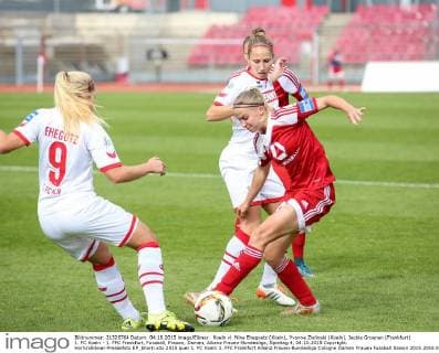 Koeln vl. Nina Ehegoetz (Koeln), Yvonne Zielinski (Koeln), Jackie Groenen (Frankfurt) 1. FC Koeln - 1. FFC Frankfurt, Fussball, Frauen, Damen, Allianz Frauen-Bundesliga, Spieltag 4, 04.10.2015 Copyright: Horn xEibner-Pressefoto EP_bhorn