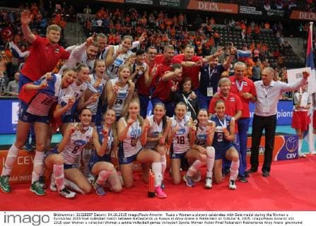 Rusia s Women s players celebrates with Gold medal during the Women s EuroVolley 2015 final volleyball match between Netherlands vs Russia at Ahoy Arena in Rotterdam on October 4, 2015. imago Paulo Amorim
