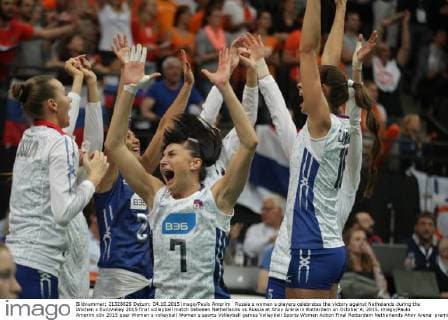 Russia s women s players celebrates the victory against Nethelands during the Women s EuroVolley 2015 final volleyball match between Netherlands vs Russia at Ahoy Arena in Rotterdam on October 4, 2015. imago Paulo Amorim