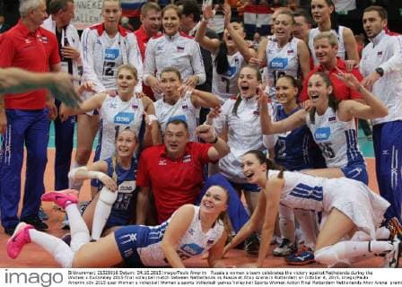 Russia s women s team celebrates the victory against Nethelands during the Women s EuroVolley 2015 final volleyball match between Netherlands vs Russia at Ahoy Arena in Rotterdam on October 4, 2015. imago Paulo Amorim