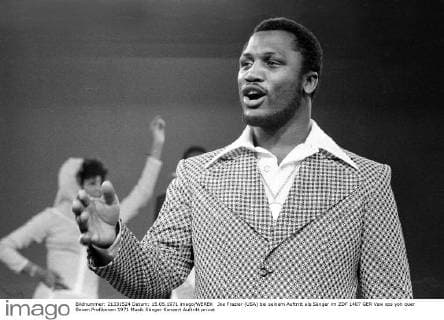 Joe Frazier (USA) bei seinem Auftritt als Sänger im ZDF