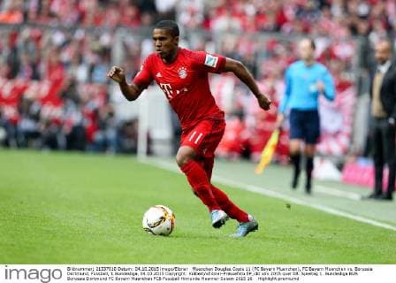 Muenchen Douglas Costa 11 (FC Bayern Muenchen), FC Bayern Muenchen vs. Borussia Dortmund, Fussball, 1.Bundesliga, 04.10.2015 Copyright: Kolbert xEibner-Pressefoto EP_ckt