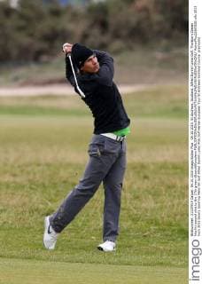 04.10.2015. St Andrews, Scotland. Alfred Dunhill Links Golf. Thorbjorn Olesen hits his second shot to the 17th green xDavidxBlunsdenx  ActionPlus11669192