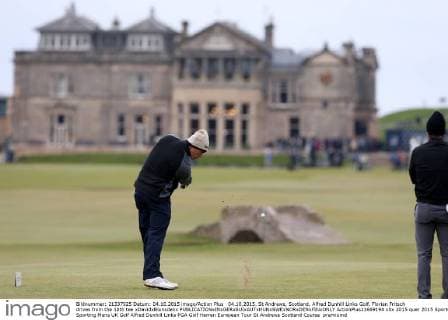 04.10.2015. St Andrews, Scotland. Alfred Dunhill Links Golf. Florian Fritsch drives from the 18th tee xDavidxBlunsdenx  ActionPlus11669198