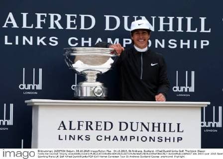 04.10.2015. St Andrews, Scotland. Alfred Dunhill Links Golf. Thorbjorn Olesen holds the Dunhull Trophy xDavidxBlunsdenx  ActionPlus11669207