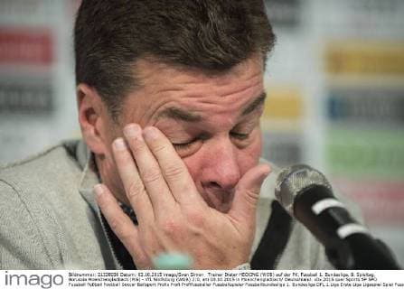 Trainer Dieter HECKING (WOB) auf der PK, Fussball 1. Bundesliga, 8. Spieltag, Borussia Moenchengladbach (MG) - VfL Wolfsburg (WOB) 2:0, am 03.10.2015 in Moenchengladbach Deutschland.