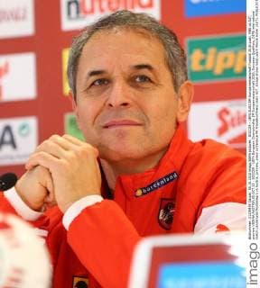 SOCCER - UEFA EURO EM Europameisterschaft Fussball 2016 quali, MNE vs AUT, preview VIENNA,AUSTRIA,05.OCT.15 - SOCCER - UEFA European Championship EM Europameisterschaft 2016, European Qualifiers, OEFB international match Länderspiel Montenegro vs Austria, preview, press conference PK Pressekonferenz team AUT. Image shows head coach Marcel Koller (AUT). GEPAxpictures xChristianxOrt