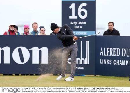 04.10.2015. St Andrews, Scotland. Alfred Dunhill Links Golf final round. Thorbjorn Olesen hits a long iron from the tee of the 16th hole xDavidxBlunsdenx  ActionPlus11669291