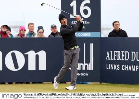 04.10.2015. St Andrews, Scotland. Alfred Dunhill Links Golf final round. Thorbjorn Olesen follows the flight of his tee shot on the 16th hole. xDavidxBlunsdenx  ActionPlus11669292