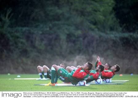Oct. 5, 2015 - Pravets, Bulgaria - Bulgarian national soccer team made a few drills on the training base in the town of Pravets, some 55 km from Sofia on October 05.2015, before the official match against the team of Azerbaijan ..in the qualifying game of EURO 2016 group H. Bulgarian national soccer team training  - ZUMAn230