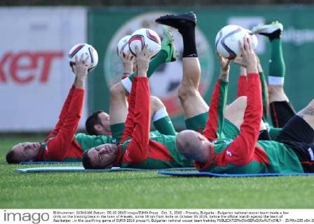 Oct. 5, 2015 - Pravets, Bulgaria - Bulgarian national soccer team made a few drills on the training base in the town of Pravets, some 55 km from Sofia on October 05.2015, before the official match against the team of Azerbaijan ..in the qualifying game of EURO 2016 group H. Bulgarian national soccer team training  - ZUMAn230