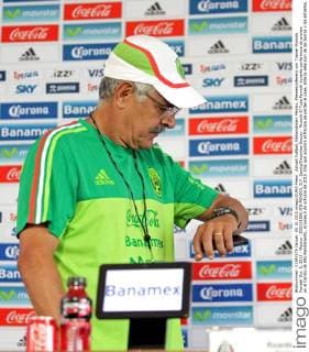 Aktuell Fußball, Nationalteam Mexiko, Pressekonferenz von Trainer Ricardo Ferretti Oct. 5, 2015 - Mexico - D05101506.JPG.MEXICO, D.F. Sports Deportes-Soccer.- Ricardo El Tuca Ferretti durante conferencia de prensa en el Centro de Alto Rendimiento, el lunes 5 de octubre de 2015. Dijo que asumira el fracaso de perder el pase, ante la seleccion de las barras y las estrellas, a la Copa Confederaciones Rusia 2017. Foto: Agencia EL UNIVERSAL Ramon Romero JMA. Latin News - Oct. 5, 2015  - ZUMAu78_