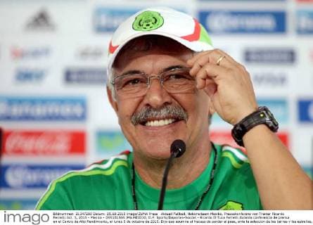 Aktuell Fußball, Nationalteam Mexiko, Pressekonferenz von Trainer Ricardo Ferretti Oct. 5, 2015 - Mexico - D05101504.JPG.MEXICO, D.F. Sports Deportes-Soccer.- Ricardo El Tuca Ferretti durante conferencia de prensa en el Centro de Alto Rendimiento, el lunes 5 de octubre de 2015. Dijo que asumira el fracaso de perder el pase, ante la seleccion de las barras y las estrellas, a la Copa Confederaciones Rusia 2017. Foto: Agencia EL UNIVERSAL Ramon Romero JMA. Latin News - Oct. 5, 2015  - ZUMAu78_