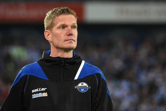 Fußball 2. Bundesliga 10. Spieltag MSV Duisburg - SC Paderborn am 05.10.2015 in der Schauinsland-Reisen-Arena in Duisburg Markus Gellhaus ( Trainer Paderborn ) xRx
