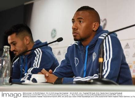 06.10.2015, xblx, Fussball EM Quali 2016, Deutschland Deutsche Fussball Nationalmannschaft DFB Training und Pressekonferenz Training, v.l. Ilkay Guendogan (Deutsche Fussball Nationalmannschaft DFB), Jerome Boateng (Deutsche Fussball Nationalmannschaft DFB)