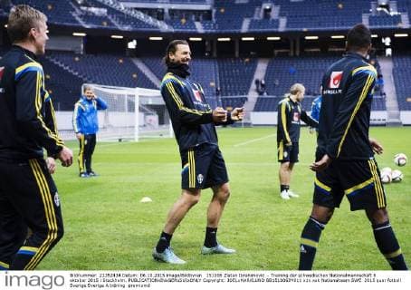 151006 Zlatan Ibrahimovic - Training der schwedischen Nationalmannschaft 6 oktober 2015 i Stockholm.  Copyright: JOELxMARKLUND BB151006JM011
