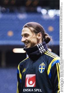 151006 Zlatan Ibrahimovic ler - Training der schwedischen Nationalmannschaft 6 oktober 2015 i Stockholm.  Copyright: JOELxMARKLUND BB151006JM021