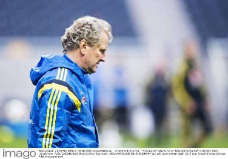 151006 Erik Hamren - Training der schwedischen Nationalmannschaft 6 oktober 2015 i Stockholm.  Copyright: JOELxMARKLUND BB151006JM044