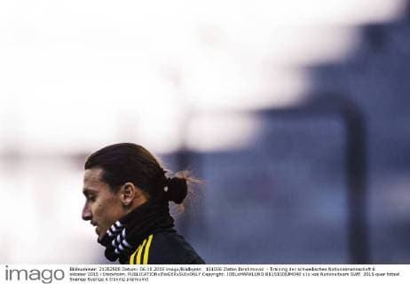 151006 Zlatan Ibrahimovic - Training der schwedischen Nationalmannschaft 6 oktober 2015 i Stockholm.  Copyright: JOELxMARKLUND BB151006JM048