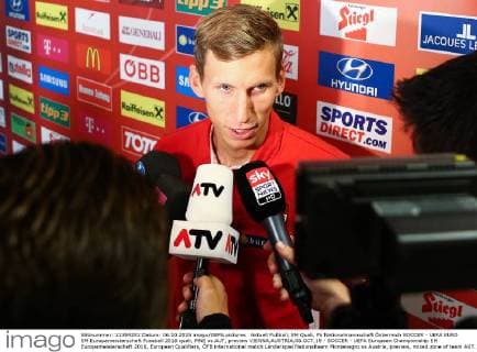Aktuell Fußball, EM Quali, Pk Nationalmannschaft Österreich SOCCER - UEFA EURO EM Europameisterschaft Fussball 2016 quali, MNE vs AUT, preview VIENNA,AUSTRIA,06.OCT.15 - SOCCER - UEFA European Championship EM Europameisterschaft 2016, European Qualifiers, ÖFB international match Länderspiel Nationalteam Montenegro vs Austria, preview, mixed zone of team AUT. Image shows Florian Klein (AUT). GEPAxpictures xChristianxOrt