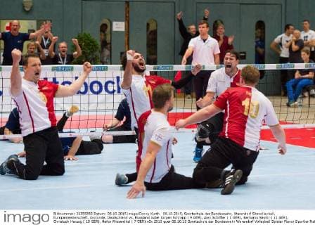 06.10.2015, Sportschule der Bundeswehr, Warendorf Sitzvolleyball, Europameisterschaft, Vorrunde, Deutschland vs. Russland Jubel Jürgen Schrapp ( 9 GER), Alex Schiffler ( 1 GER), Barbaros Sayilir ( 11 GER), Christoph Herzog ( 10 GER), Heiko Wiesenthal ( 7 GER)