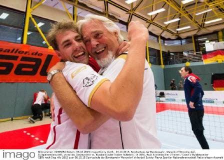 06.10.2015, Sportschule der Bundeswehr, Warendorf Sitzvolleyball, Europameisterschaft, Vorrunde, Deutschland vs. Russland Jubel Torben Schiewe ( 14 GER), Rudi Sonnenbichler (Trainer Coach Bundestrainer GER) nach Sieg