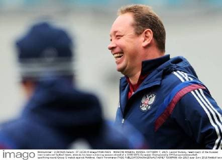 MOSCOW REGION, RUSSIA. OCTOBER 7, 2015. Leonid Slutsky, head coach of the Russian men s national football team, attends his team s training session ahead of a 2016 UEFA European Championship EM Europameisterschaft qualifying round Group G match against Moldova. Vasily Ponomarev TASS  TS00F486