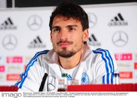 Fussball Pressekonferenz der deutschen Nationalmannschaft vor dem Laenderspiel gegen Irland am 07.10.2015 in Dublin Mats Hummels ( Deutschland ) xPBJPGx
